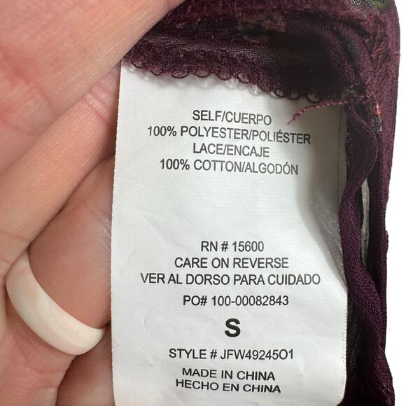 Mason & Belle Burgundy Floral 3/4 Sleeve Sheer Open Crochet Trim Blouse Size S - Picture 7 of 7